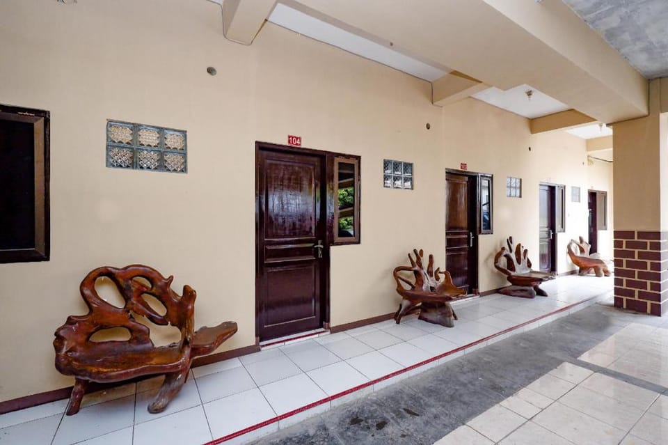 OYO 1706 Hotel H&w Solo Hotel in Indonesia