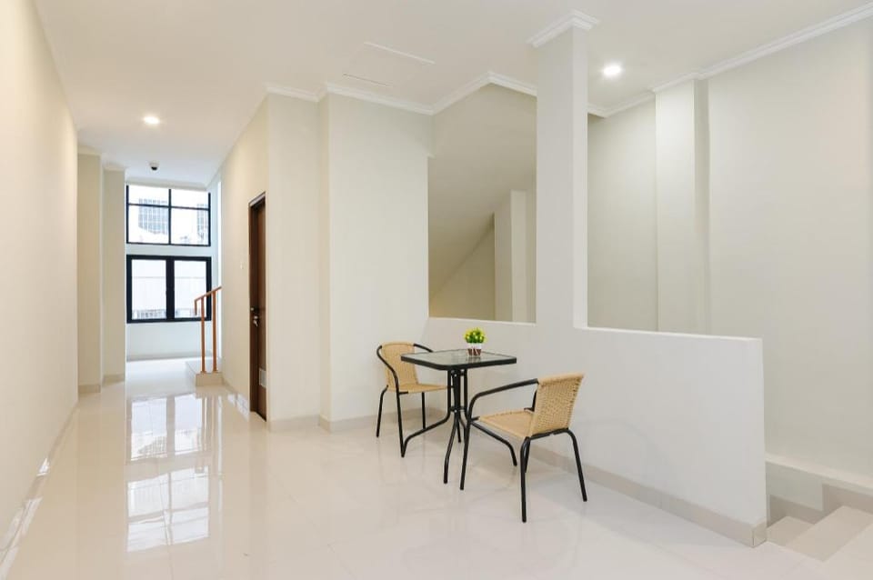 Ark Living Harum Manis Hotel in Jakarta