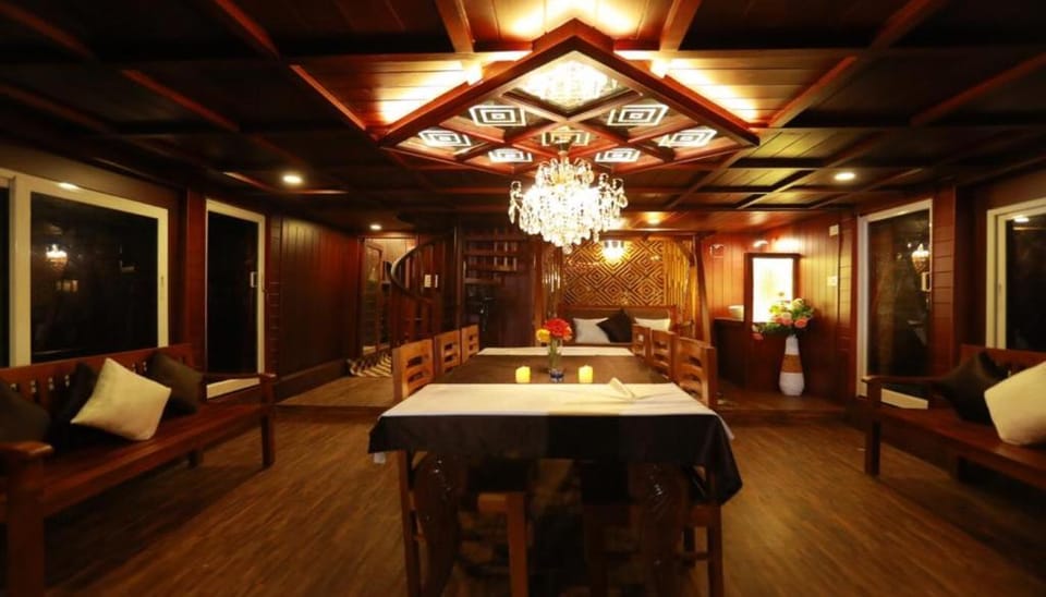 Whispering Waters Houseboat Hotel in Alappuzha