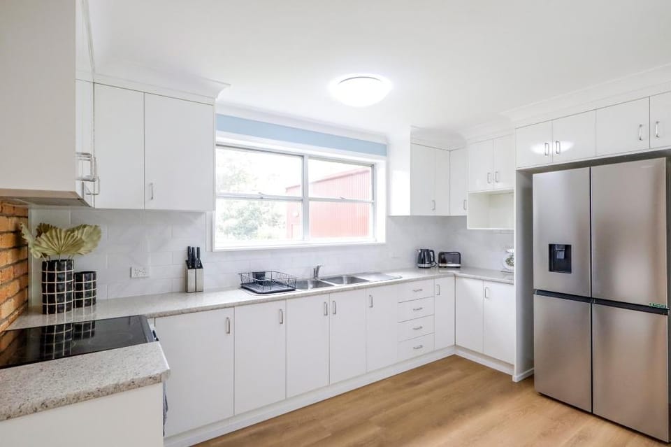 Country 4-Bed Homestead with Games Room & Views Apartment in Tenterfield