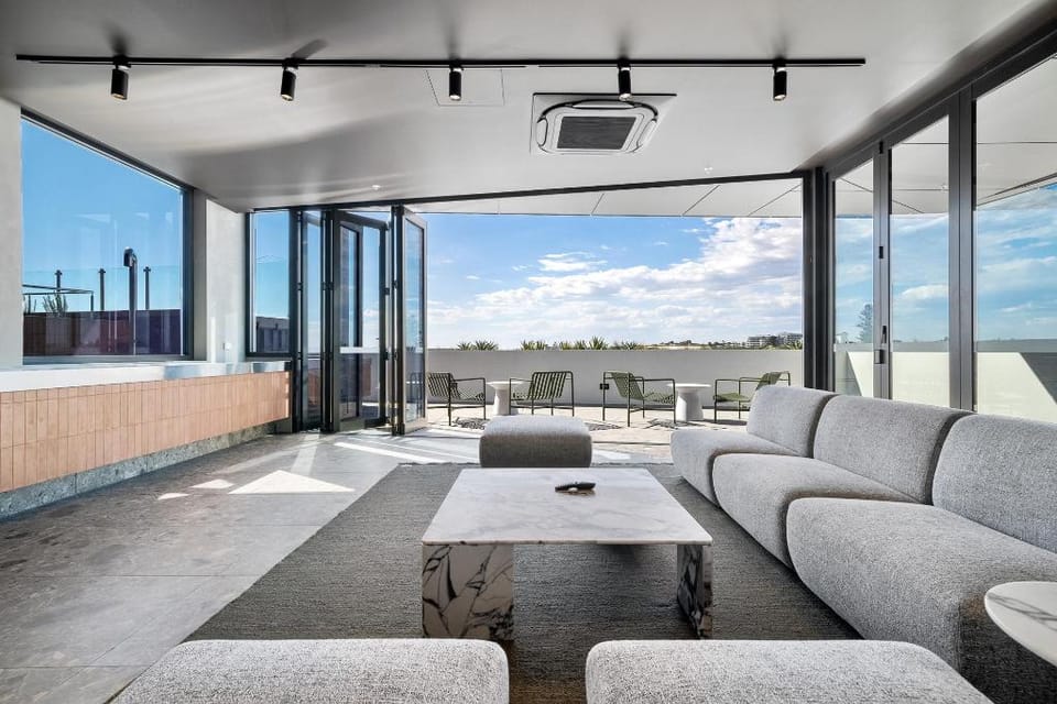 Penthouse Stay With Ocean Views Apartment in Perth