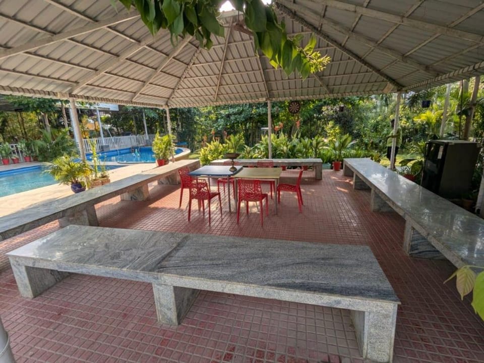 Eco Farmville- Farmhouse and Event Venue Hotel in Hyderabad
