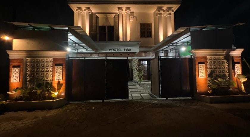 KOSTEL H88 Hotel in Special Region of Yogyakarta