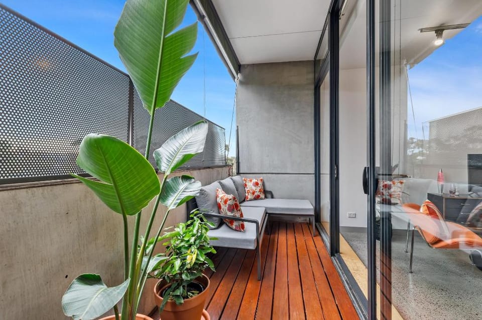 Vibrant 2-Bed Apartment Near St Kilda Beach Apartment in Melbourne
