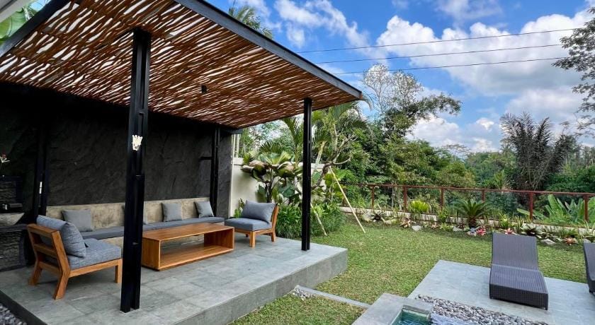 Guru Darma Villa Newly Built September 2025 Hotel in Tampaksiring