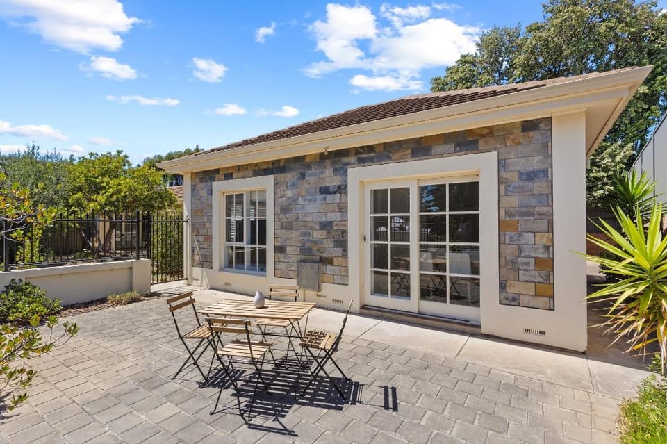 Quiet 2-Bed Retreat with Private Courtyard Apartment in Adelaide