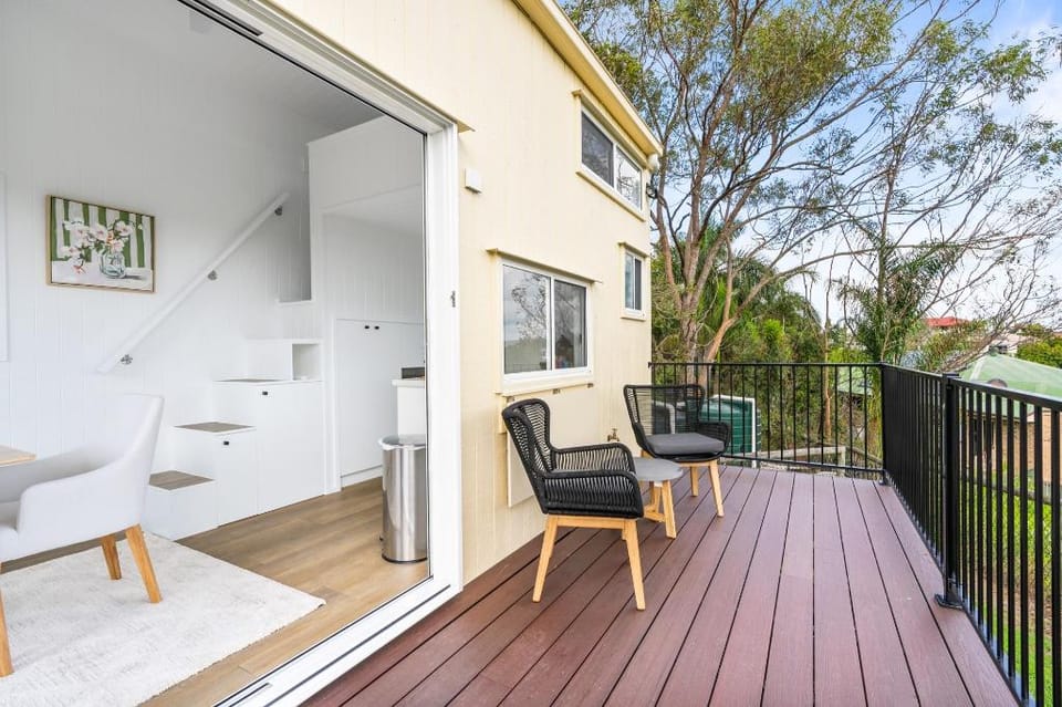 Cute 1-Bed Tiny House with Garden in Nature Apartment in Brisbane City