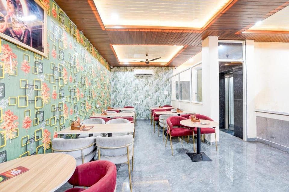 Hotel O by OYO SARANSH Hotel in India