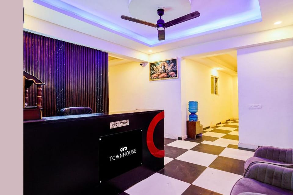 Super Hotel O Navprateek Hospitality Hotel in Noida