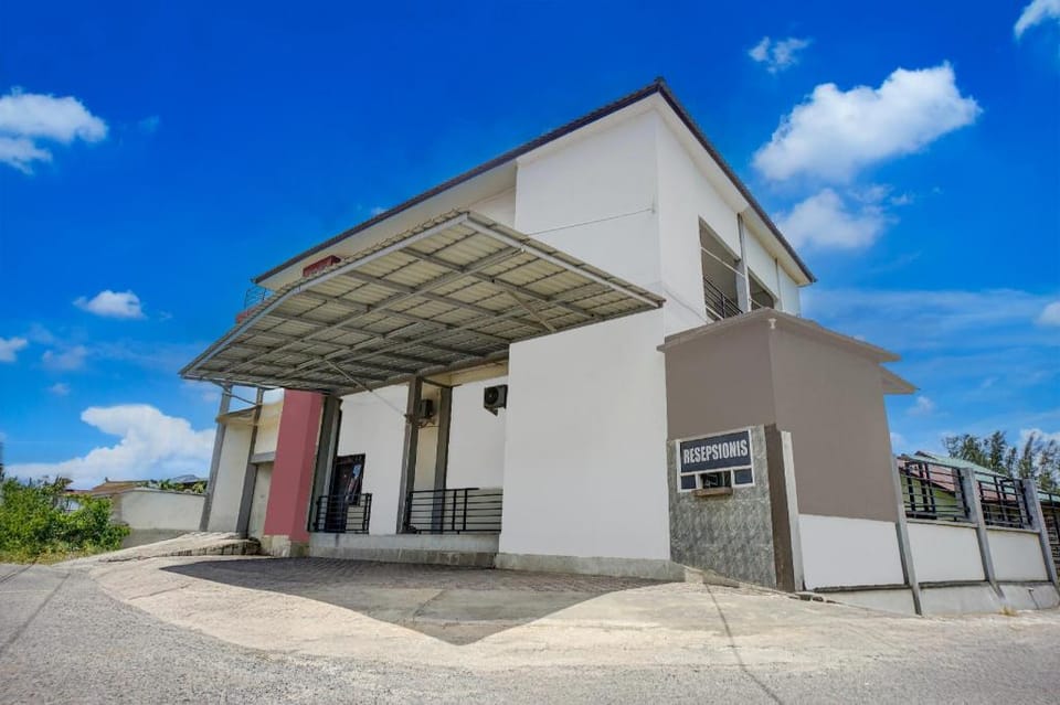 Dancenter Alif Guest House Hotel in Indonesia