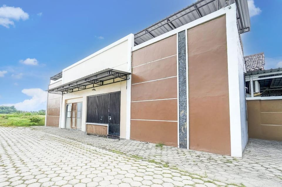Dancenter Boarding Inn Hotel in Indonesia