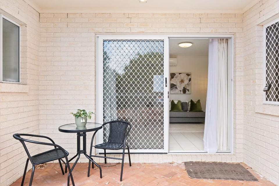 Chic 1-Bed Escape with Parking Bridgeman Downs Apartment in Brisbane City