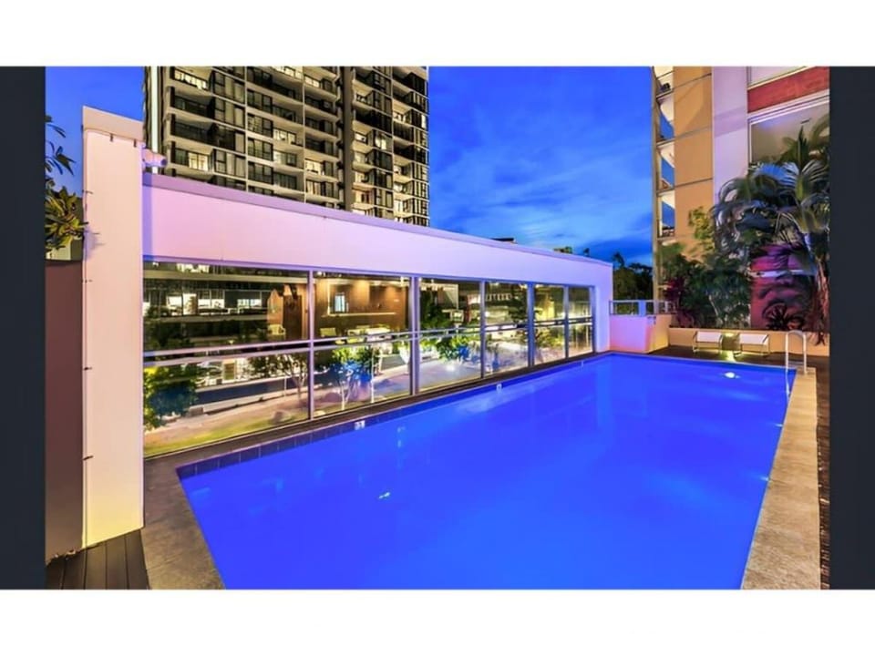 2-Bed Near Brisbane CBD with Pool, Sauna & BBQ Apartment in Brisbane City