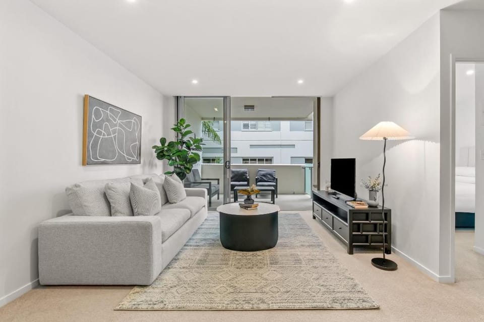 West End Flat with Pool and BBQ Access Apartment in Brisbane City