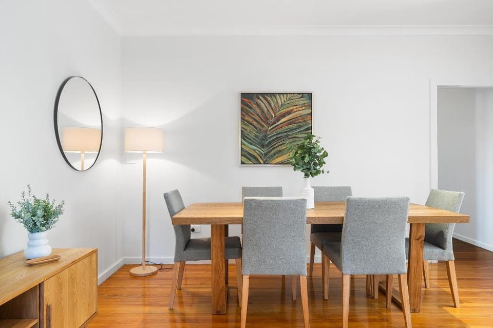 Bright 3-Bed with Garden by Banks Street Reserve Apartment in Brisbane City