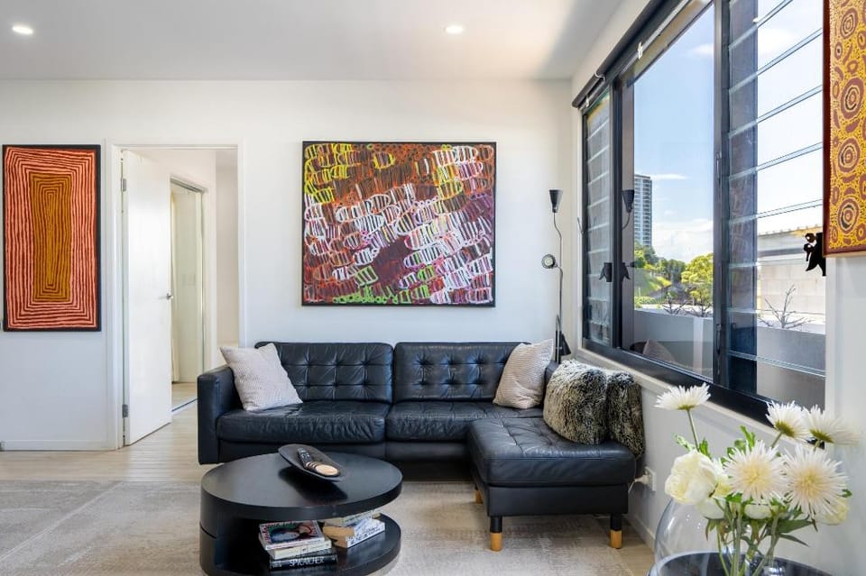 Sophisticated 2-Bed Home With Alfresco Dining Apartment in Brisbane City
