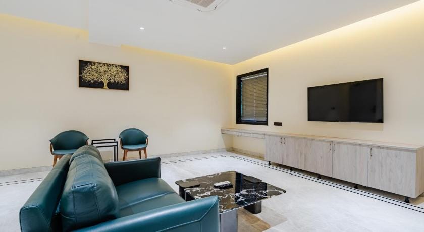 CS Luxurio Suites Gachibowli Hotel in Hyderabad