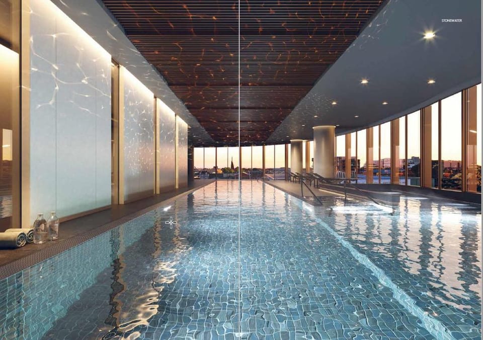 Chic 1-Bed with Parking, Gym, Pool & City Views Apartment in Melbourne