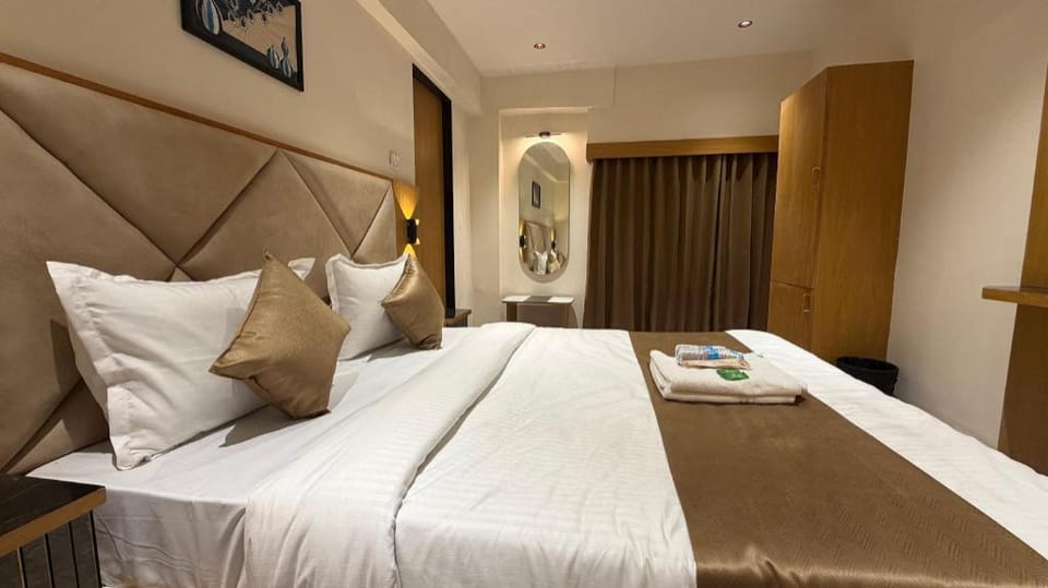 Hotel Belleview Hotel in Ahmedabad