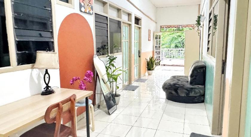 Homey Guesthouse Gubeng (Syariah) Hotel in Surabaya