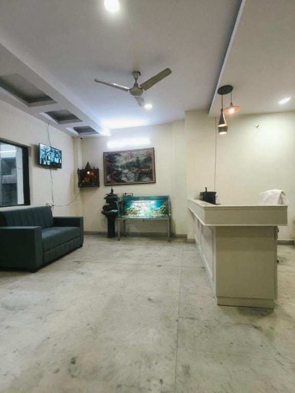 Hotel Viraj Residency Hotel in New Delhi