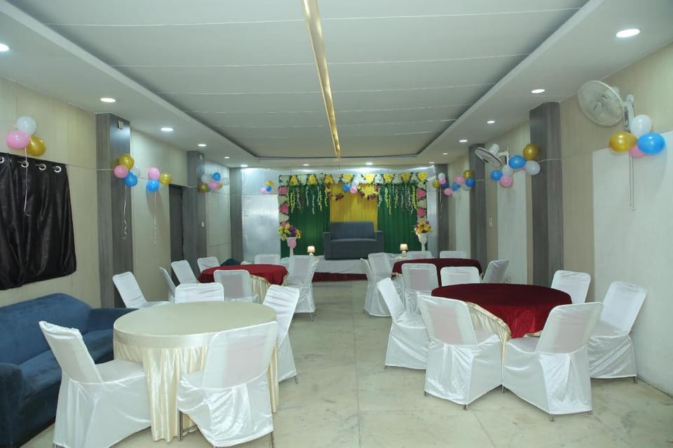 Hotel Viraj Residency Hotel in New Delhi