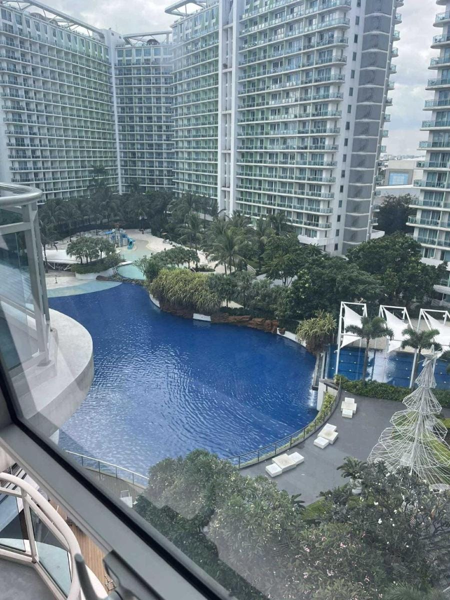 Relaxing Condo Staycation Near Airport Apartment in Paranaque