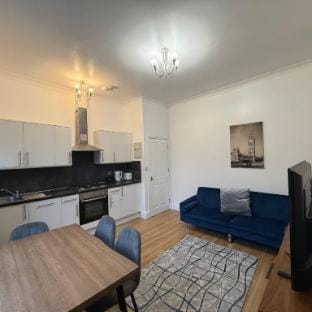 Modern Central Croydon Retreat Apartment in Croydon