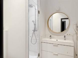 New  Self Check In Studio 2 Floor Near Chatelain Apartment in Saint-Gilles