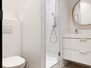 New  Self Check In Studio 2 Floor Near Chatelain Apartment in Saint-Gilles