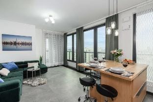 2-Room Apartment on 15th Floor Apartment in Warsaw