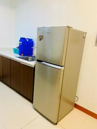 Grand riviera suites infrnt of us emb /pay parking Apartment in Manila City
