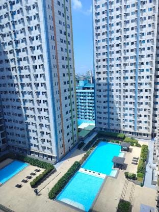 Nix Staycation MPlace Tower C 28th Floor Apartment in Quezon City