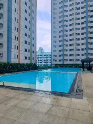 Nix Staycation MPlace Tower C 28th Floor Apartment in Quezon City