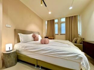 Stay in Ximending｜Ximen Station Next to Exit 6/Mar Exclusive Apartment in Taipei City