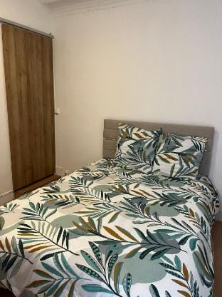 Cozy Parisian Flat near Eiffel Tower & Trocadéro Apartment in Paris