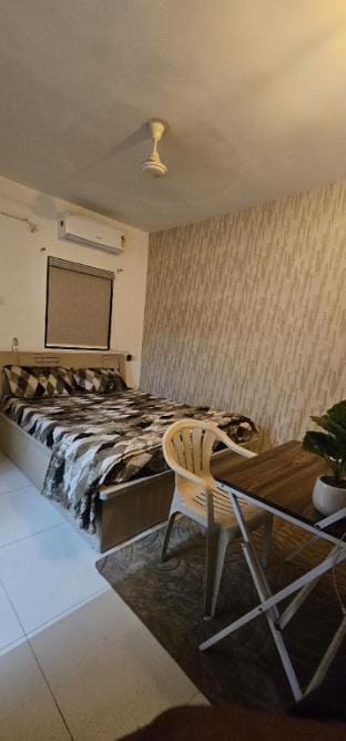 The Cozy Lookout Apartment in Pune