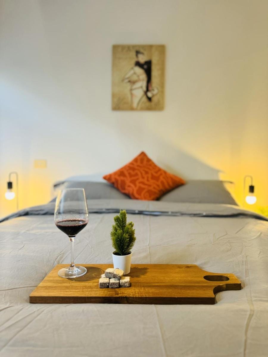 Minimalist 2-Bed, 2-Bath Apartment - Free Parking Apartment in Southbank
