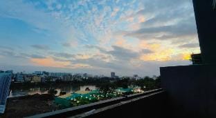 LuxeBnb 2BHK Kharadi Apartment in Pune