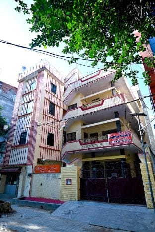 Bhatia Niwas Apartment in Varanasi
