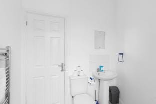 Dedworth  Modern 2BR Apartment near Windsor Castle Apartment in Windsor