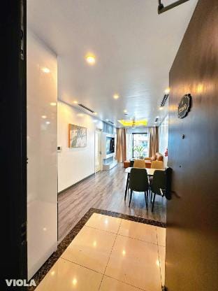 Viola imperia Apart Charming Luxury 2Brs SwimPool Apartment in Hanoi