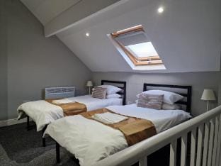 STELLA LOUNGE BRADFORD WEST YORKSHIRE UK Apartment in Bradford