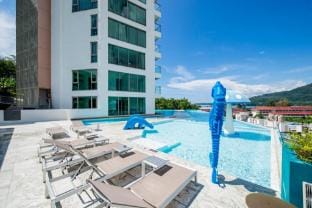 Modern condo with full sea view, 4 min walk to Kamala beach Apartment in Kamala