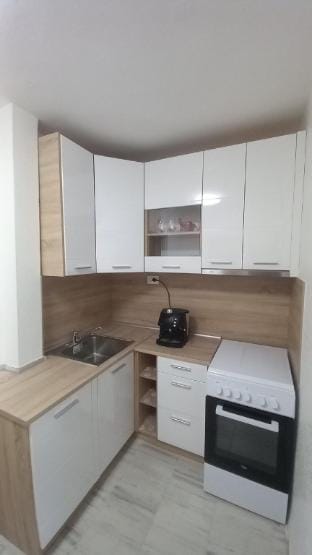 Magnolia City View Studio Apartment in Sofia