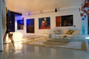 Vip garden jacuzzi seaview in  hearth of downtown Apartment in La Spezia