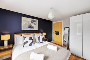 Elegent Apartment near the High Street by Yoko Pro Apartment in Aylesbury Vale
