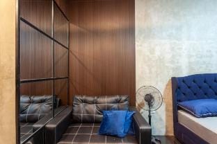 Netflix and Chill. Pool access with overlooking QC Apartment in Quezon City