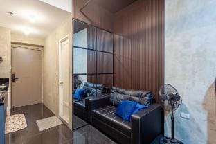 Netflix and Chill. Pool access with overlooking QC Apartment in Quezon City