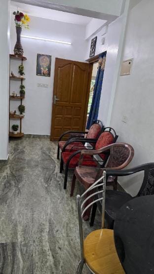 Stay at heart of Trivandrum 96*33*17*73*72 Apartment in Thiruvananthapuram